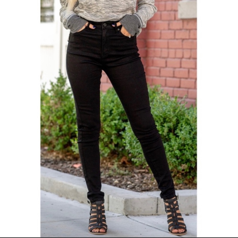 KanCan black skinny jeans